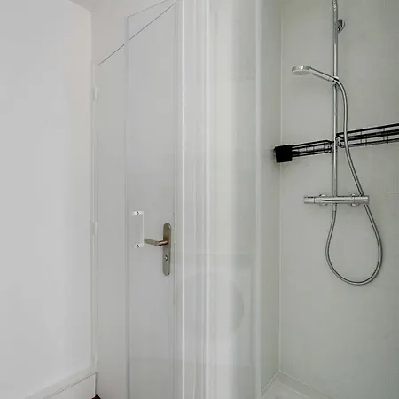 Comfortable 2p - Gare Du Nord-paris 10th *